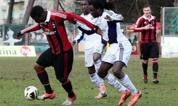 viareggio.finale.2012.2013.anderlecht.milan.henty.lukaku.azione.750x450.jpg